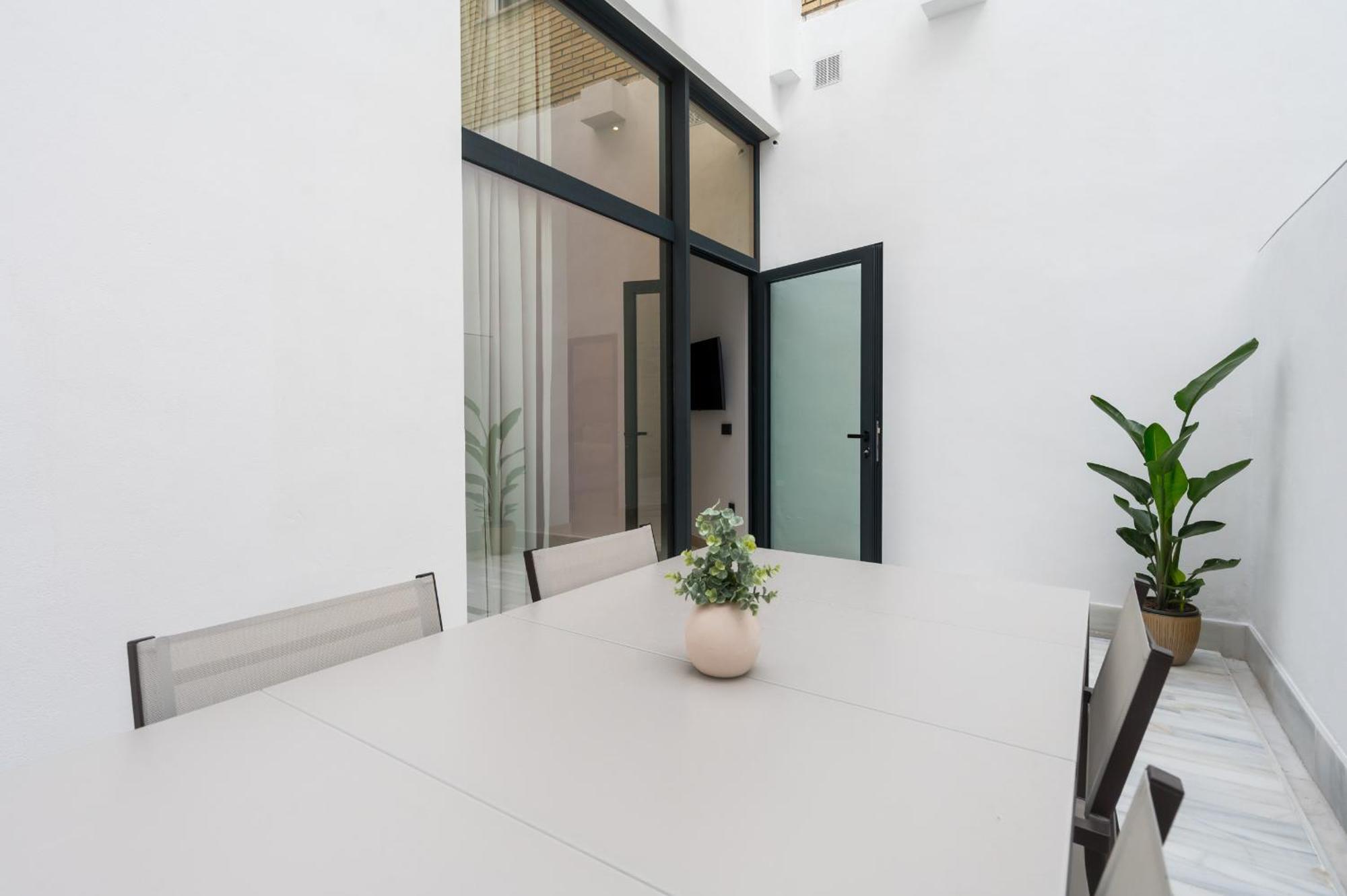 New Design Apartment - Private Patio - Gallos 2 Sewilla Zewnętrze zdjęcie